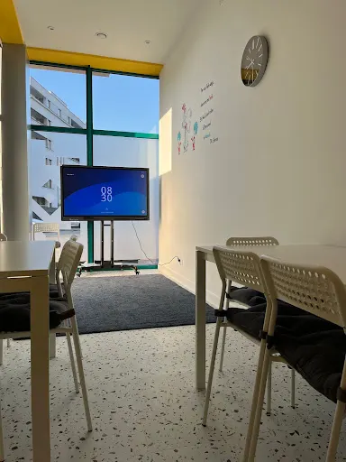 Say Hi! Szkoła języka angielskiego i hiszpańskiego dla dzieci, młodzieży i dorosłych - Czyżyny